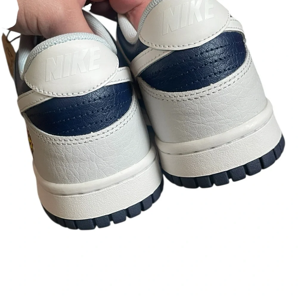 Nike Dunk‎ Low GS 'UV Reactive' sneaker, Photon Dust/Midnight Navy colorway, 7Y - Picture 4 of 6